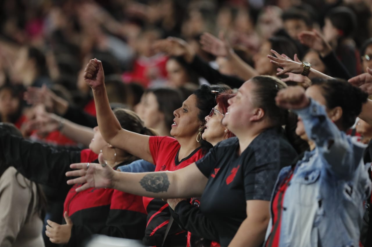 STJD mantém condenação, e Athletico terá restrição de público em jogo do Brasileirão