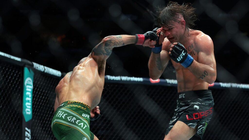 Diego Lopes e Alexander Volkanovski no UFC 314. Foto: Icon sport