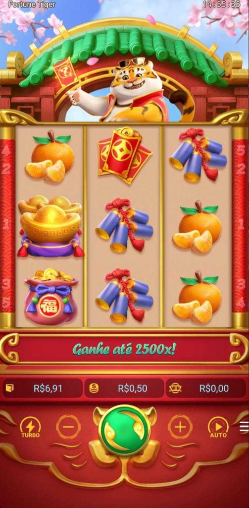 Diferentes símbolos do Fortune Tiger, com aposta em R$0,50 e tigrinho sorrindo acima das bobinas