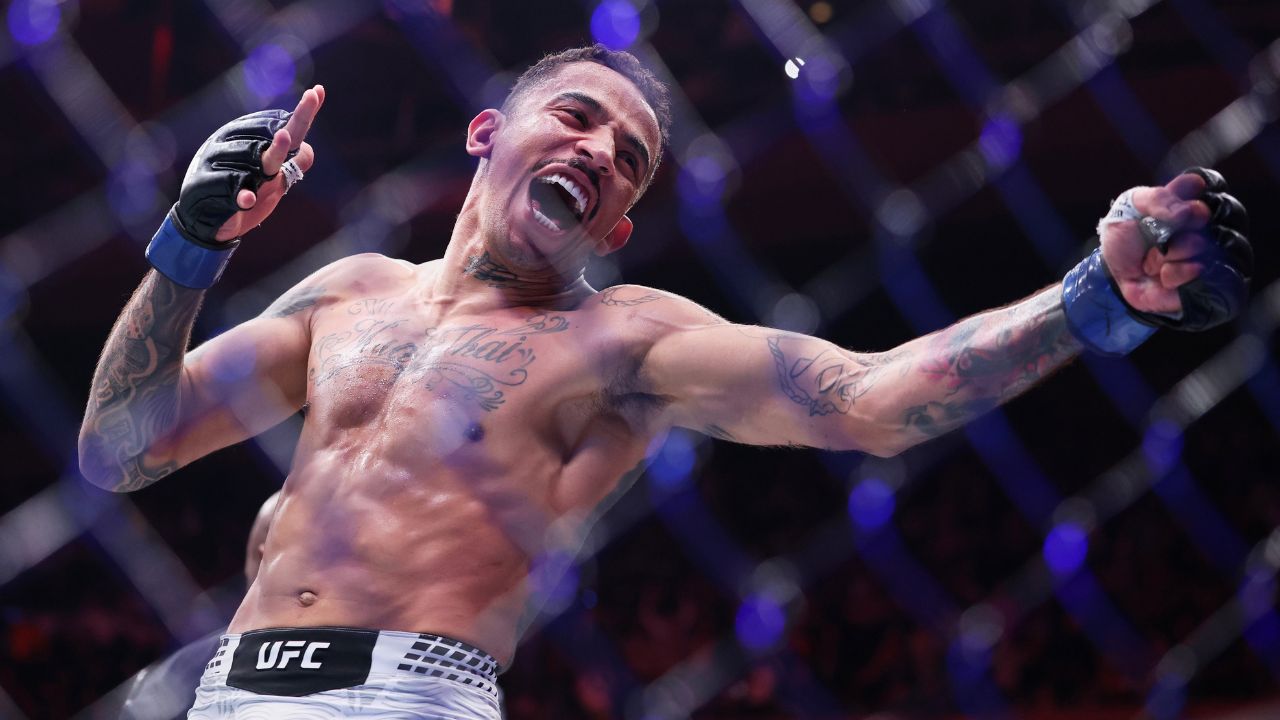 UFC 322: Carlos Prates nocauteia ex-campeão, fatura R$ 270 mil e pede cinturão