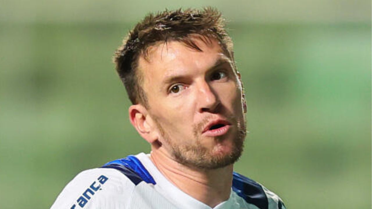 Ex-Paraná, Eduardo Brock aciona ex-clube na Justiça e acerta com time da Série B