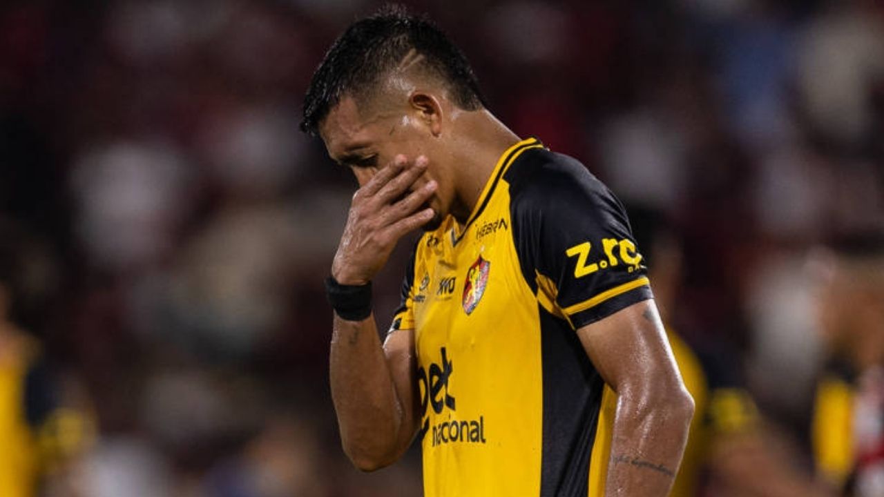 Ex-Paraná supera drama com apostas e disputará a Libertadores