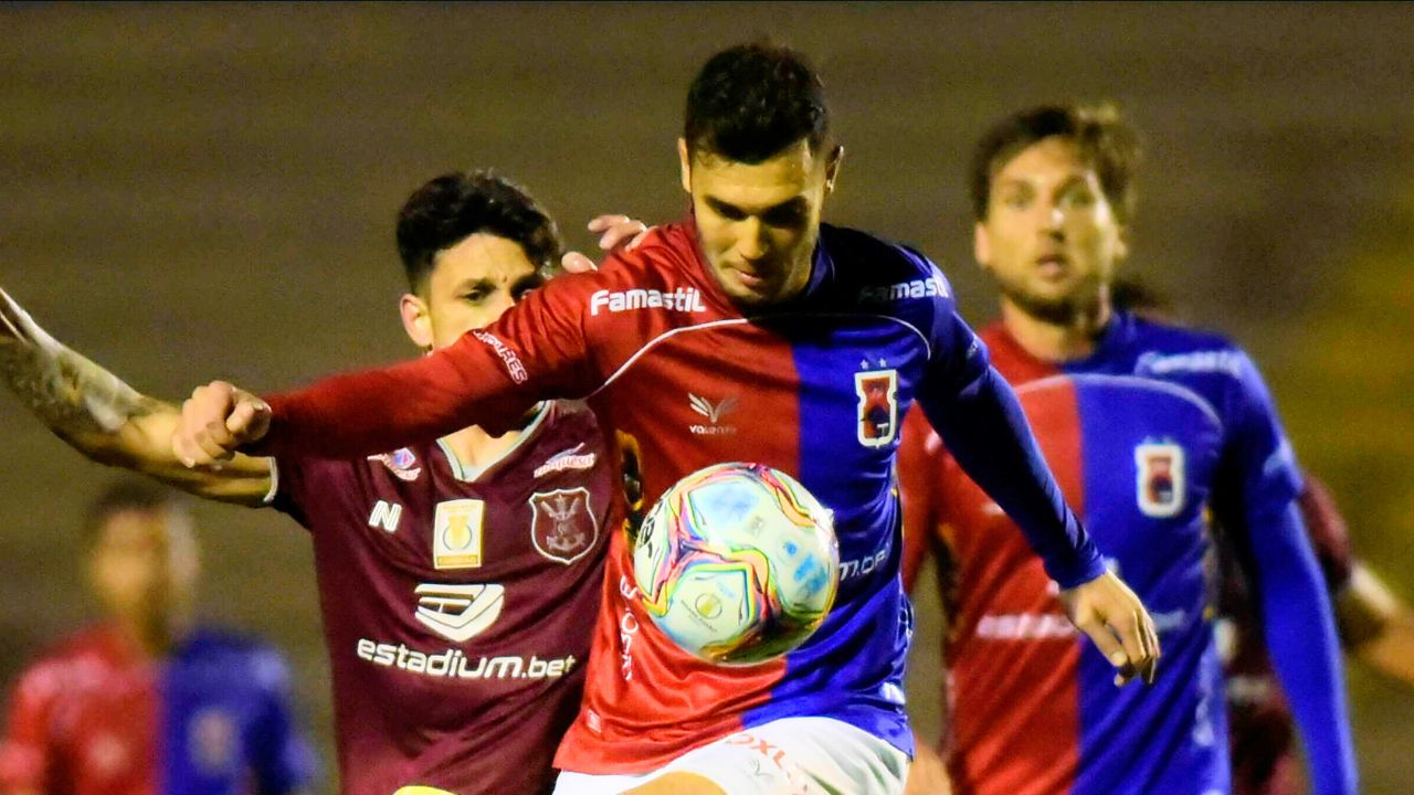 Ex-Paraná, lateral é anunciado por clube da Série C