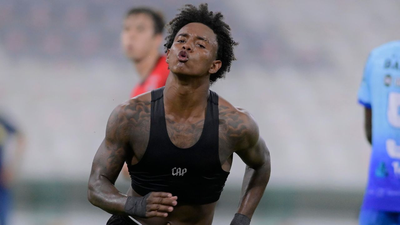 Athletico vê estrela surgir em vitória sobre o Andraus na estreia do Paranaense