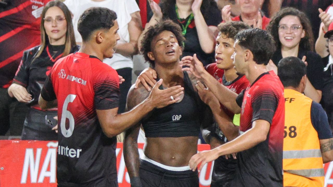 Quem é Bruninho, fenômeno que marcou na estreia pelo Athletico