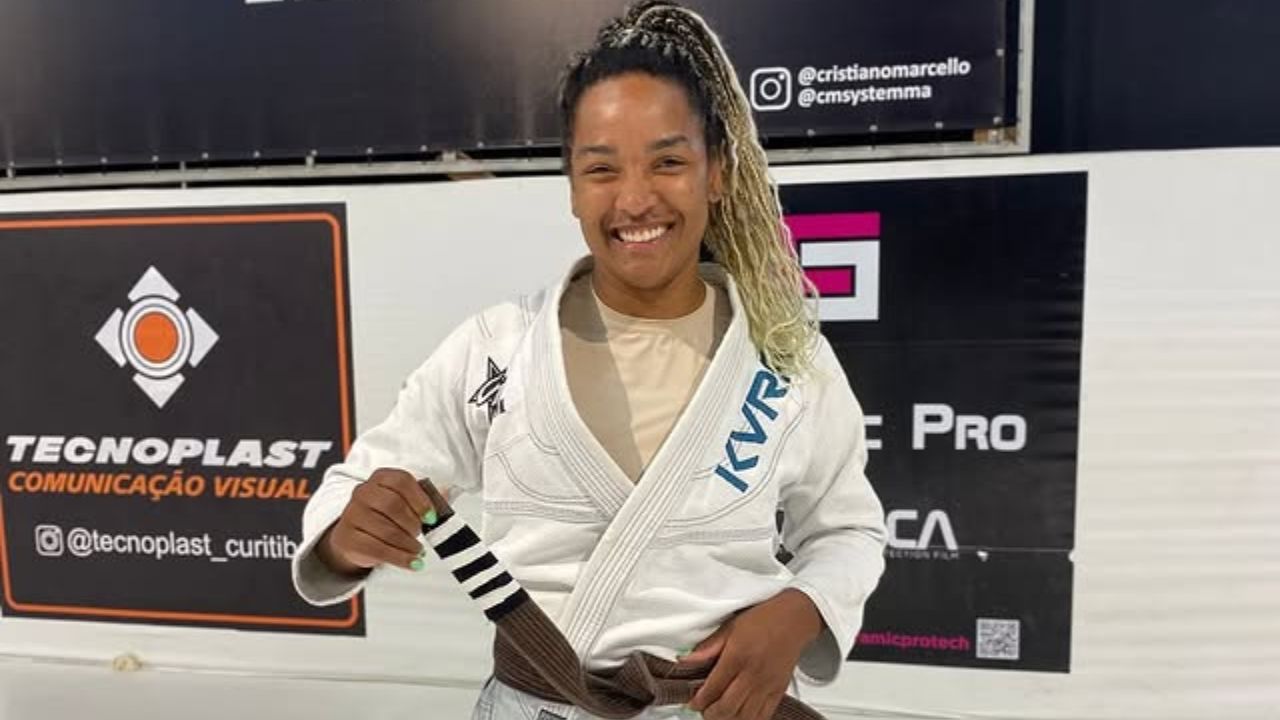 Após coma, lutadora brasileira recebe graduação histórica no jiu-jítsu