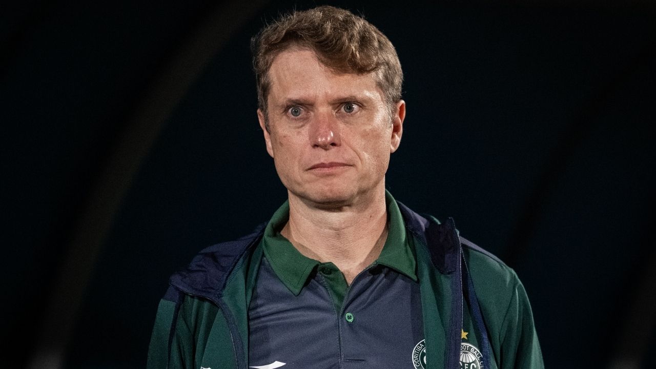 Pedro Rocha “salva” estreantes em primeira vitória do Coritiba no Paranaense