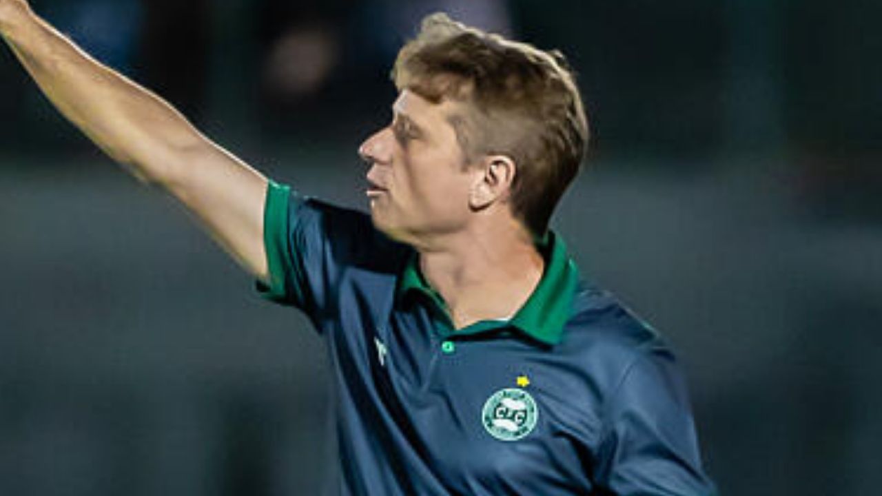 Seabra destaca principal ponto positivo em estreia no Coritiba