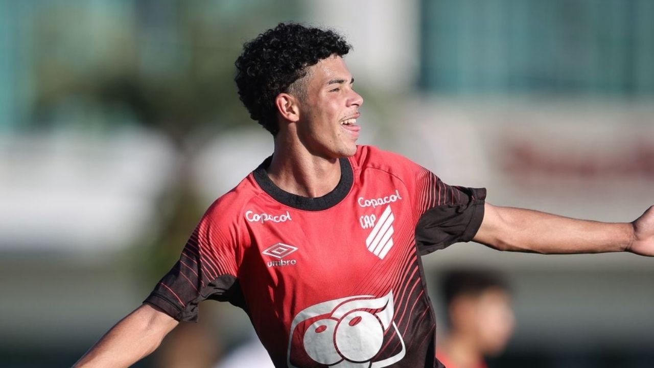 Promessa do Athletico é convocada pela 4ª vez para a Seleção