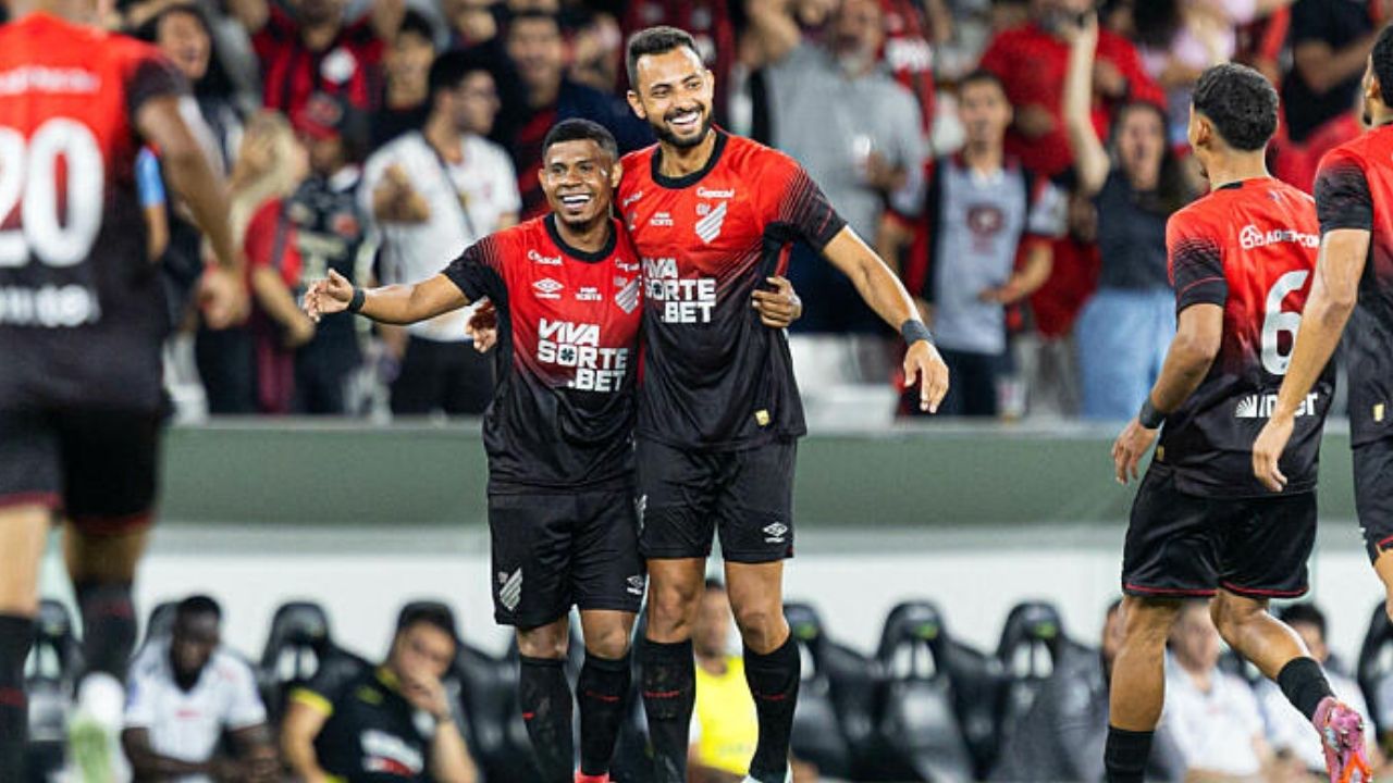 lucas-belezi-athletico-operario