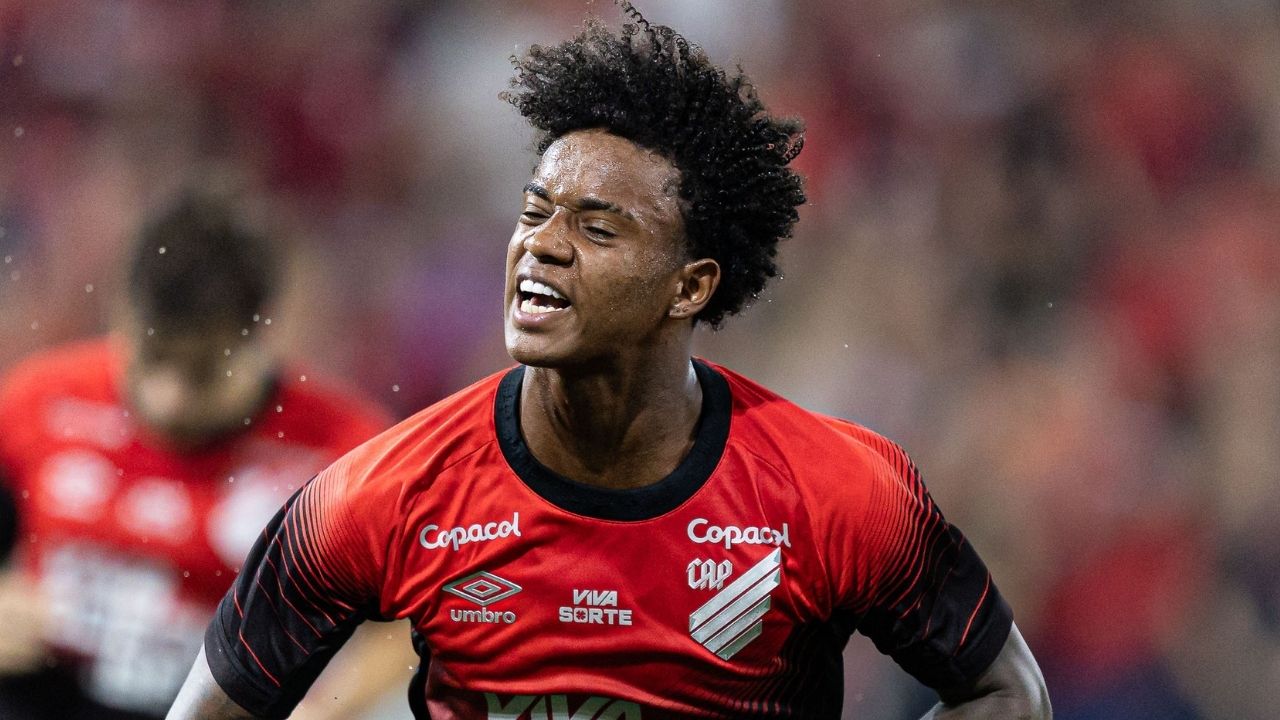 Técnico do Athletico elogia e faz alerta sobre Bruninho: “Não podemos criar um monstro”