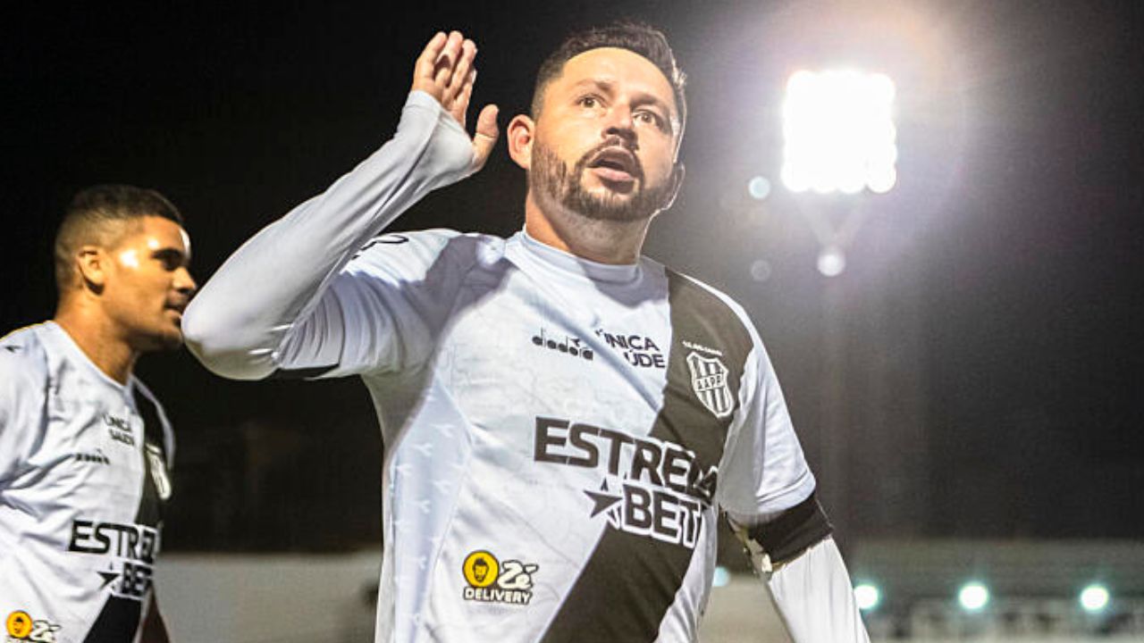 Ex-Paraná cobra valor milionário de clube na Justiça e entra na mira de SAF