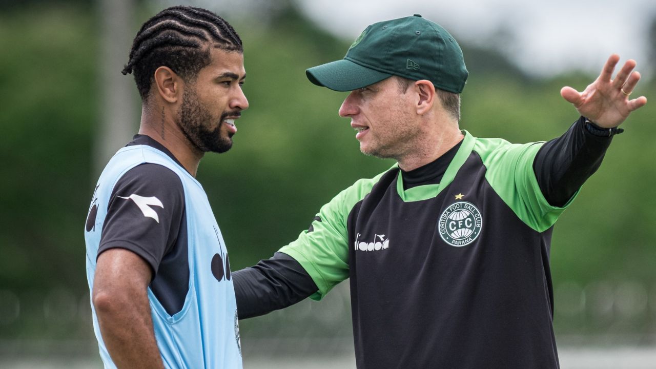 Estreia do Coritiba no Brasileirão tem sabor especial para Fernando Seabra