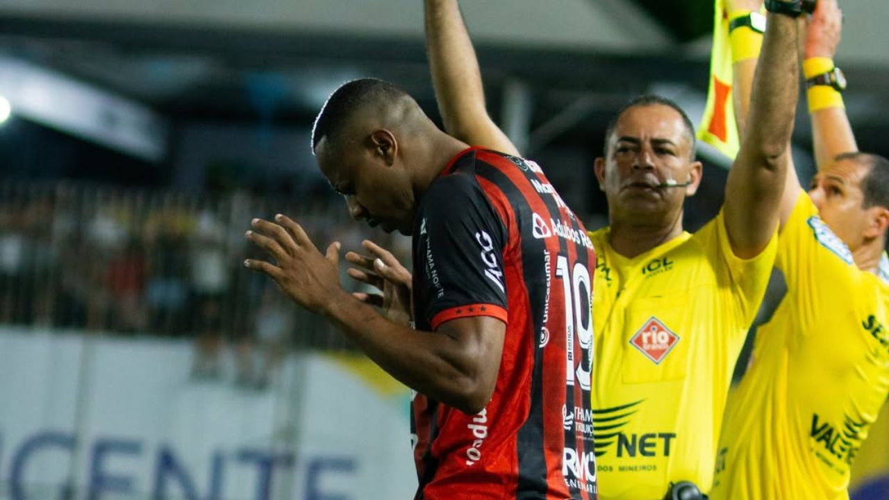 “Várzea ajudou”: Ex-Coritiba suspenso por manipulação volta a jogar após 970 dias