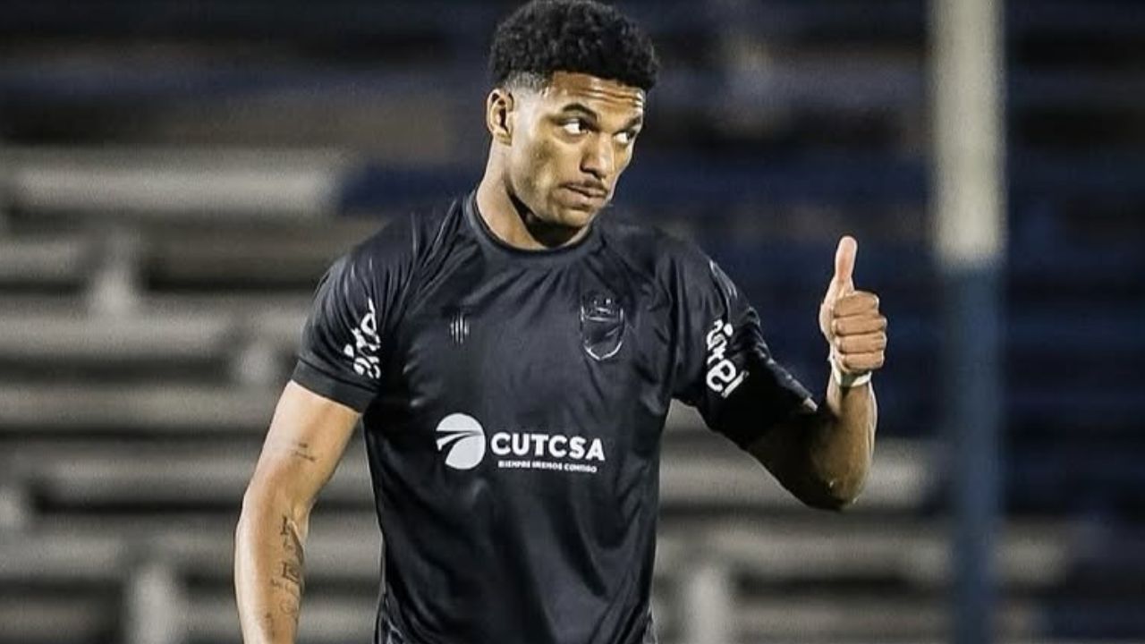 Promessa retorna ao Coritiba após passagem por clube do exterior