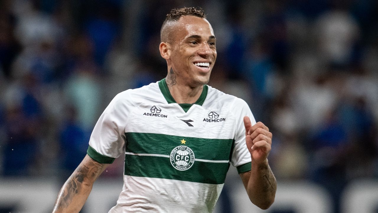 Atacantes do Coritiba desencantam contra o Cruzeiro e Keno estreia
