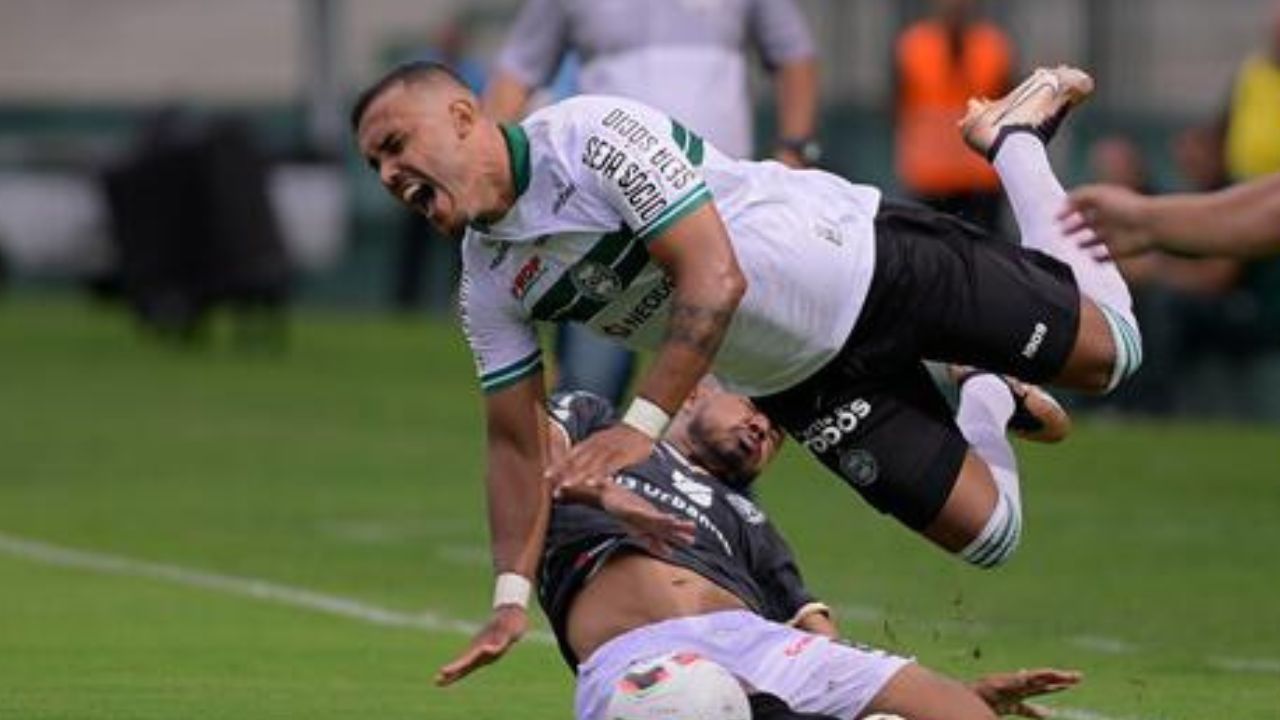 Ex-Coritiba não marca nenhum gol, decepciona e é dispensado por clube brasileiro