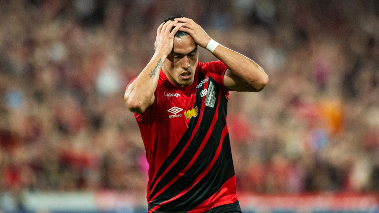 Athletico nega dívida ao Talleres por Cuello após acusação